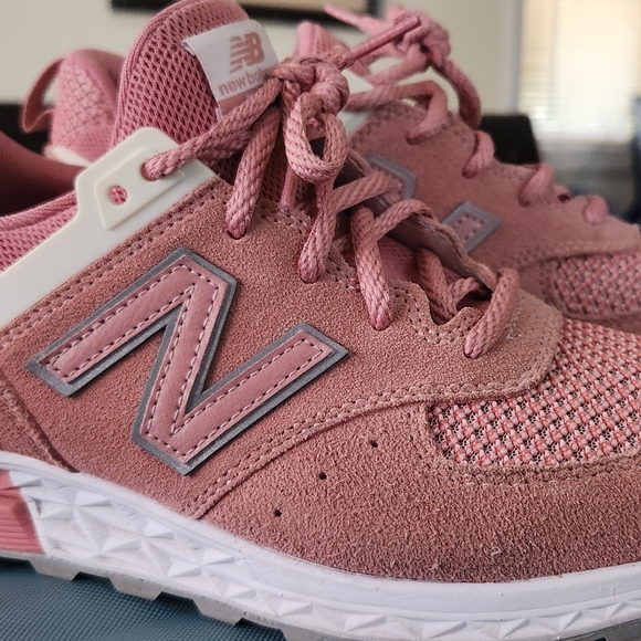 New Balance Pink 10 - Picture 3 of 8